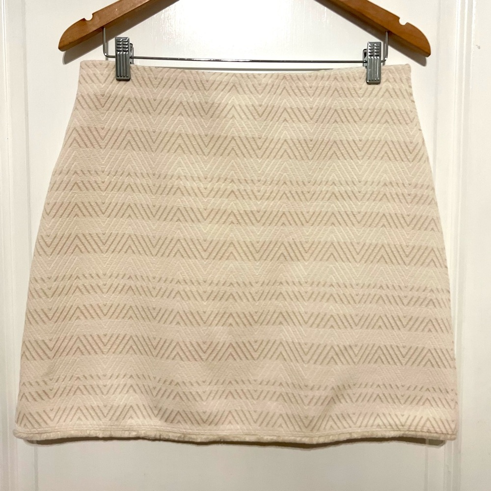 NWOT LOFT Chevron Jacquard Knit Off White Skirt - Size Medium - Picture 1 of 8